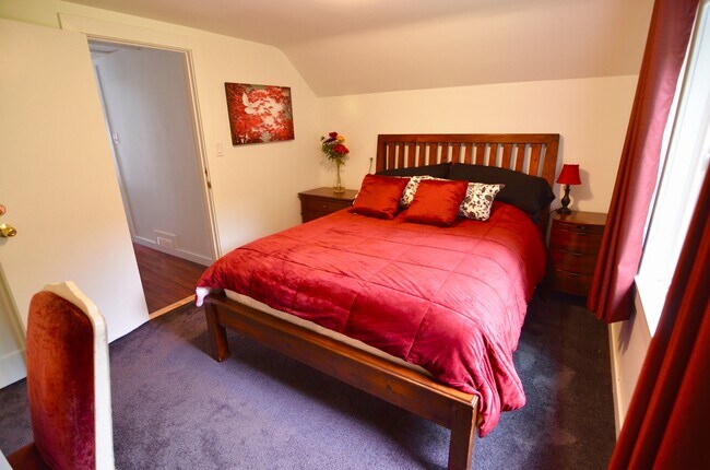 Photo - 1210 14th St E