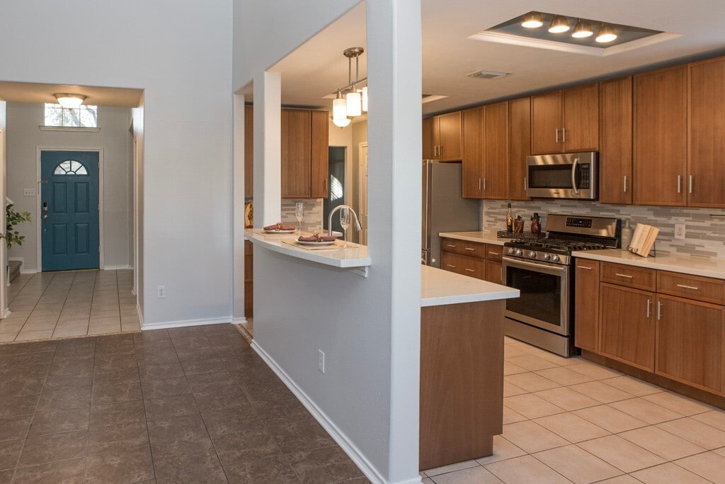 Photo - 315 Glade Bridge Ln