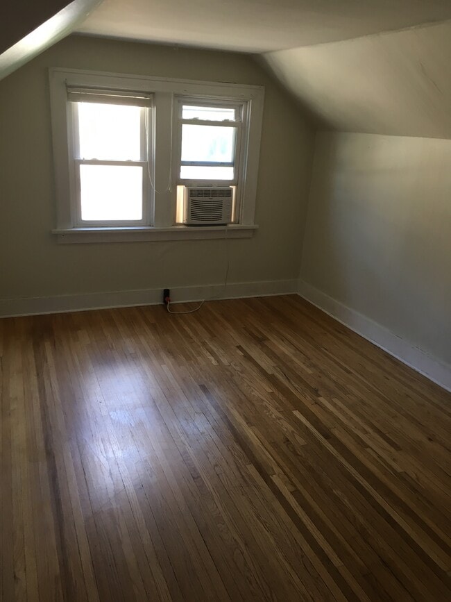 Photo - 210 Thompson St Unit #2