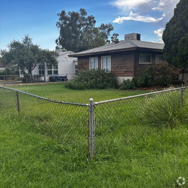 Building Photo - Bright 2 Bed / 1 Bath Home in Tempe – Avai...