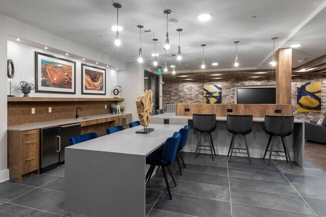 Photo - Alta River Oaks