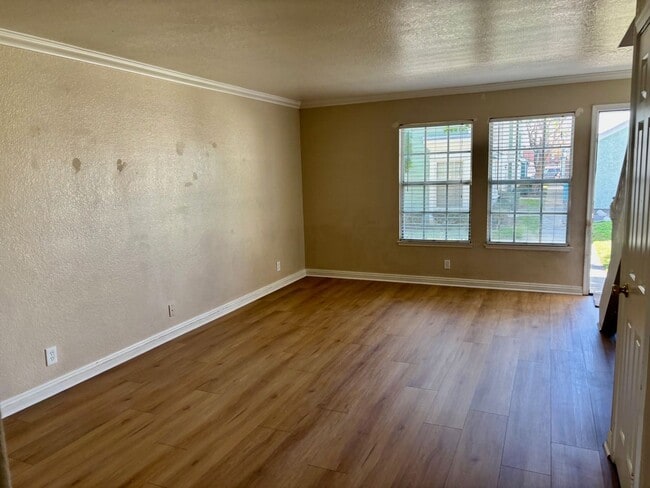 Photo - 5640 Riverside Dr