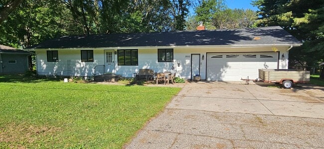 Large Rambler with 5 bedrooms, 2 baths wit... - Large Rambler with 5 bedrooms, 2 baths wit... Casa