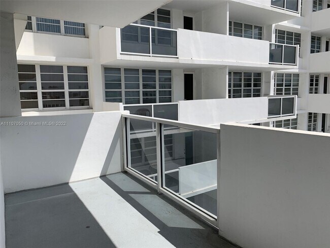 Photo - 100 Lincoln Rd Unidad 903