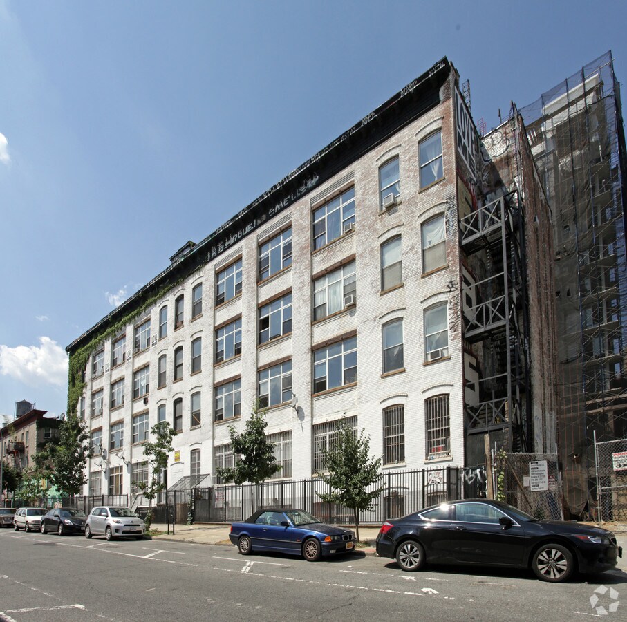 141 S 5th St - 141 S 5th St Apartments