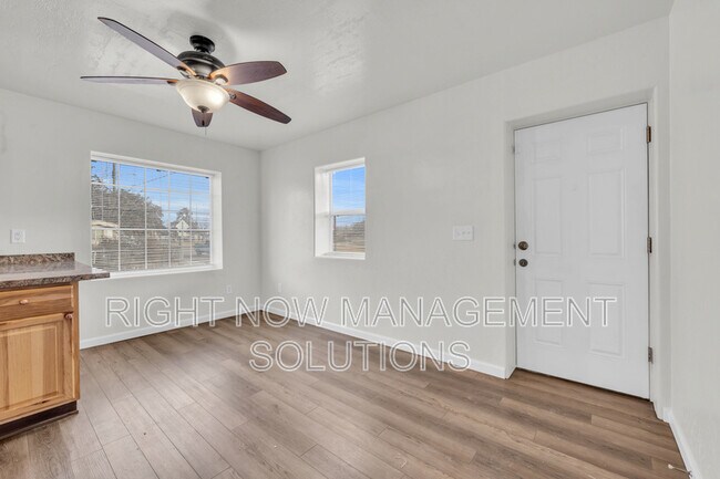 Photo - 202 S Middleton Rd