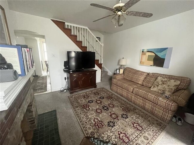 Photo - 2840 Harcum Wy