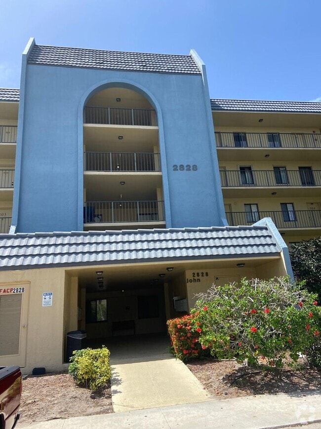 Building Photo - 2828 Tennis Club Dr Unit 2828 Tennis Club 502 Rental