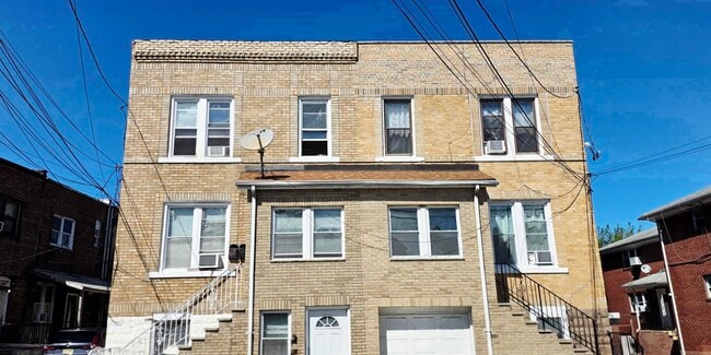 Building Photo - 1710 76th St Unit 2 Rental