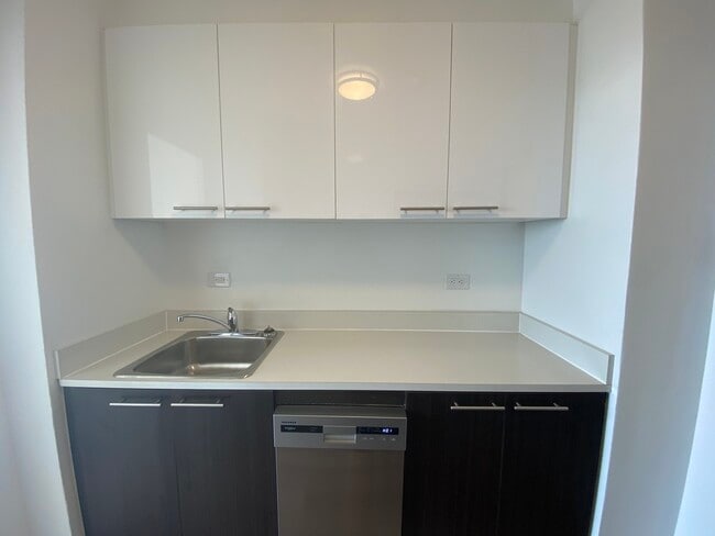 Photo - 5501 Adalbert