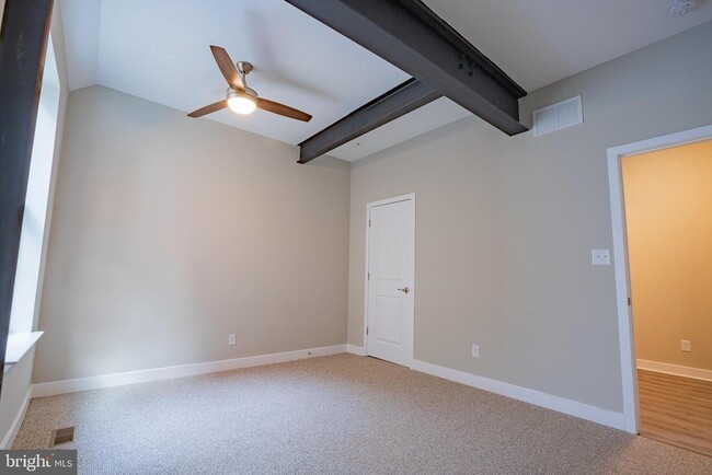 Photo - 1309 N Scott St Unidad 4