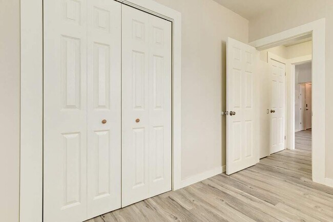 Photo - Albert Manor