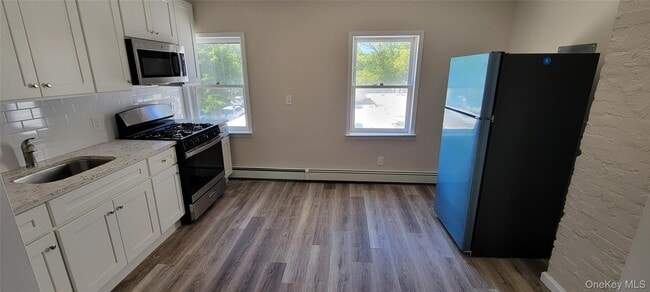 Photo - 463-465 Main St Unit C