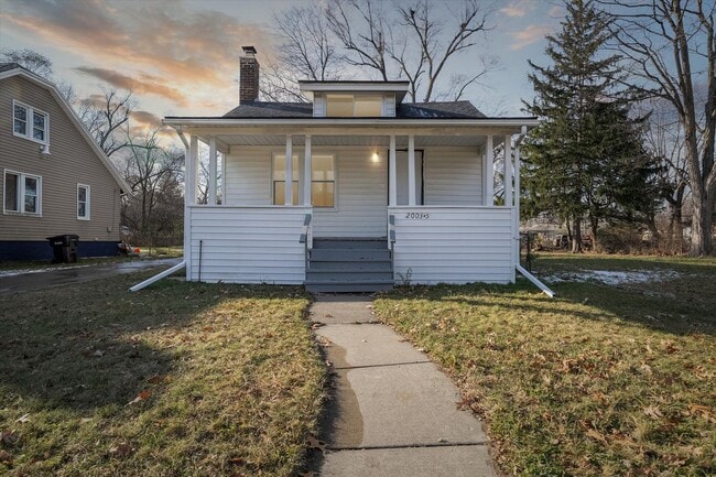 Cute 2 Bed 1 Bath Remodeled Home W/basemen... - Cute 2 Bed 1 Bath Remodeled Home W/basemen...