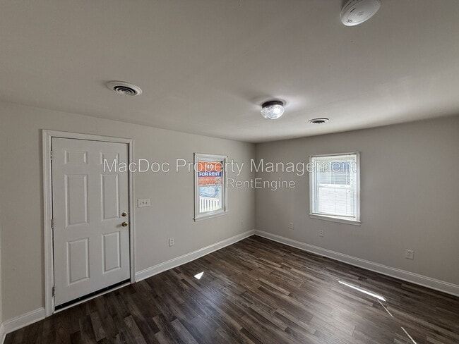 Photo - 806 Weedon St Unit A
