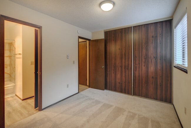 Photo - Parkview Apartments