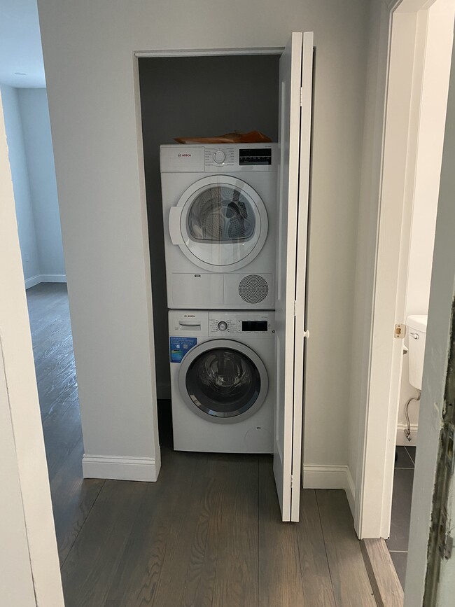 Building Photo - 115 Jersey St Unit 2 Rental