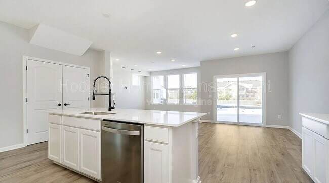 Photo - 7273 Shroyer Wy