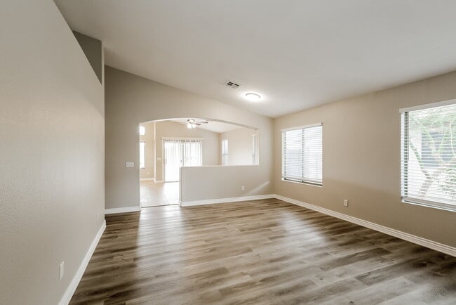 Photo - 1079 E Yuma Ave