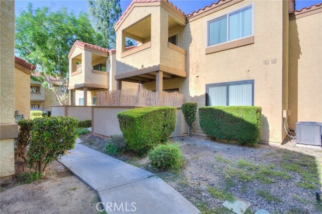 Photo - 1116 W Blaine St Unit 203