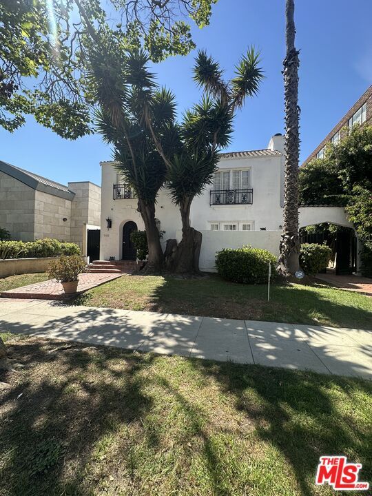 137 Rexford Dr