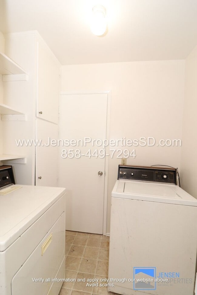 Photo - 4253 50th St