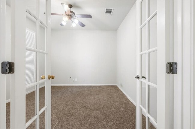 Photo - 3807 Links Ln