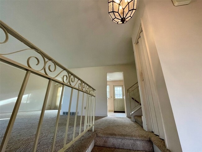 Photo - 328 Chestnut Ln