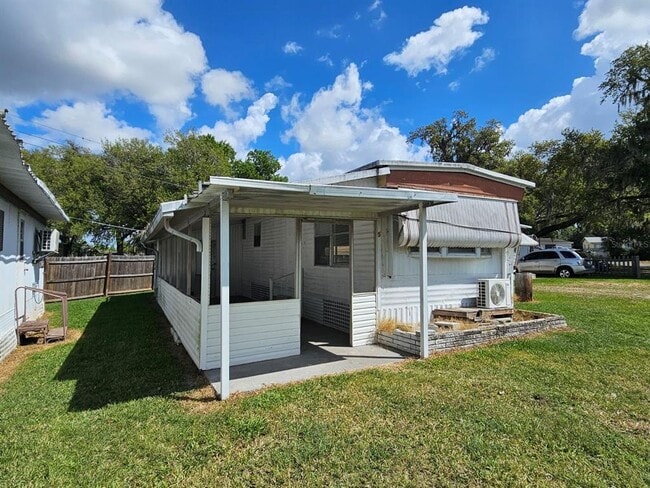 Building Photo - 503 Longfellow Blvd