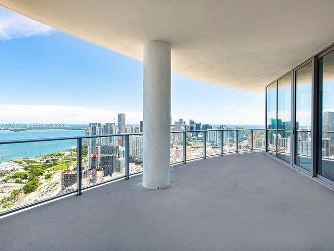 851 NE 1st Ave Unit 5011