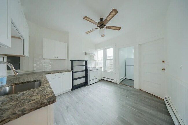 Building Photo - 38 Jefferson St Unit 1 Rental