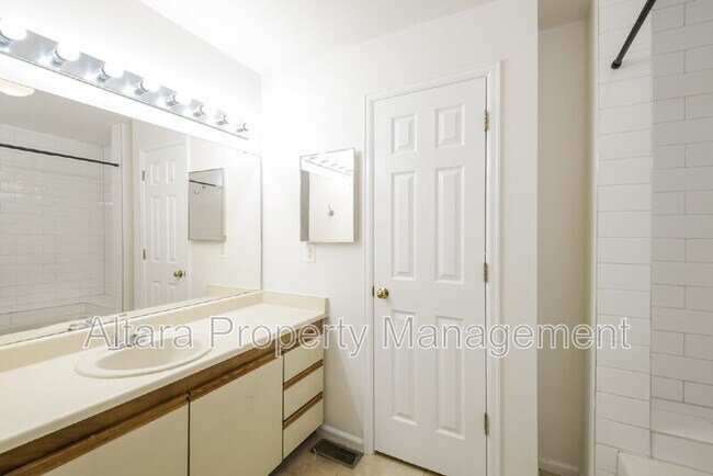 10041 E Mexico Ave