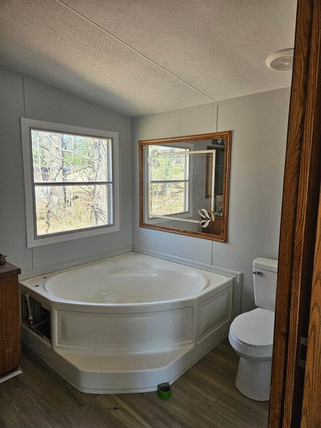 Photo - 935 Calvert Dr