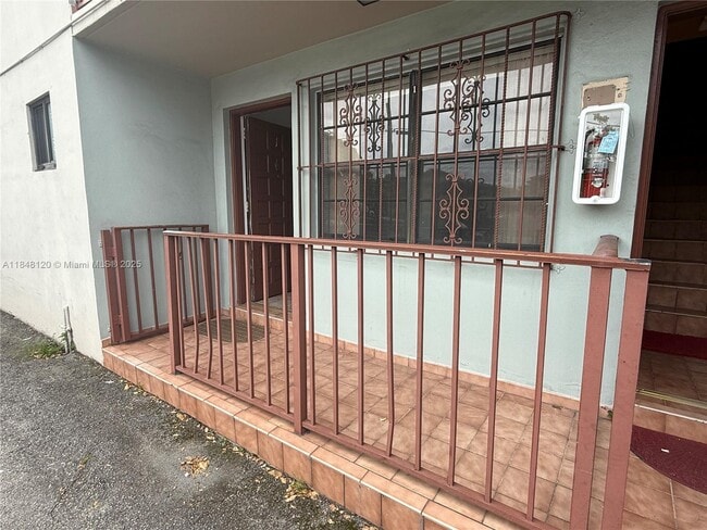 Building Photo - 1720 W 42nd St Unit 1 Rental