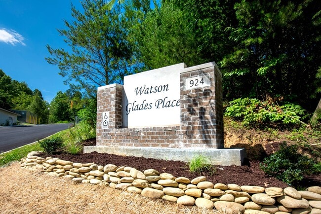 Watson Glades Place Entrance - Watson Glades Place Apartments