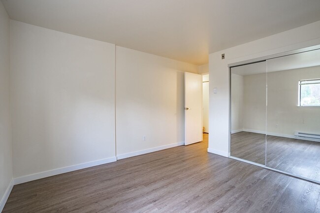Photo - Elliott Place Apartments