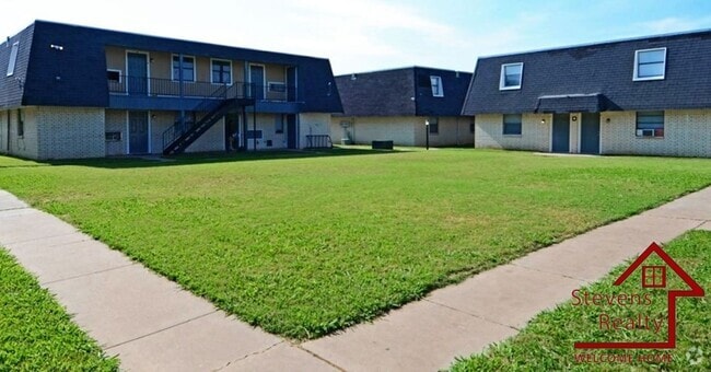 Building Photo - 2111 NW Lindy Ave Unit D1 Rental