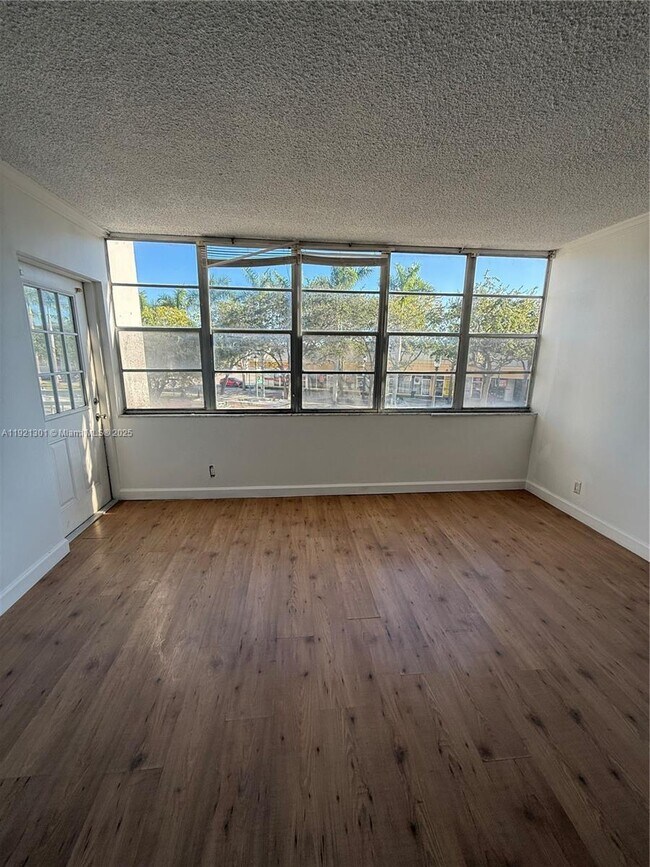 Photo - 2025 NE 164th St Unit 218