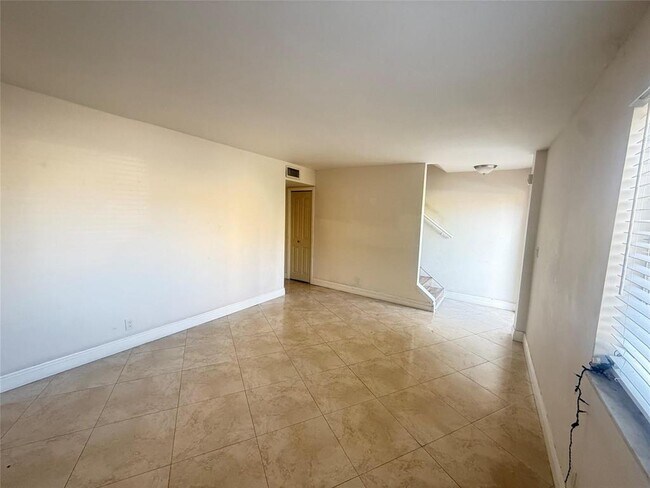 Photo - 5646 Blueberry Ct