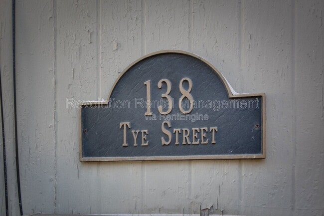 Photo - 138 Tye St SE