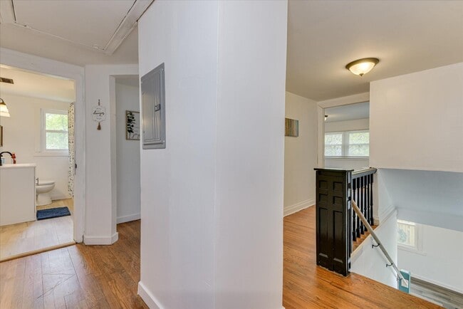 Photo - 1532 Colleton Ave SE