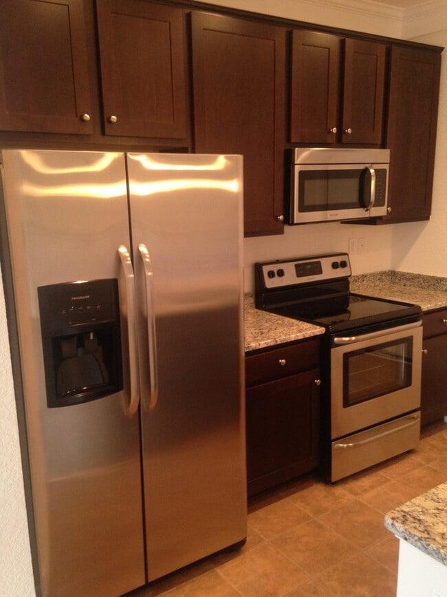 Photo - GORGEOUS 3 bed/2.5 bath Townhouse