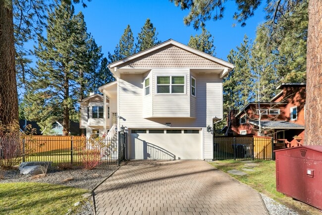 Building Photo - 926 Tanglewood Dr
