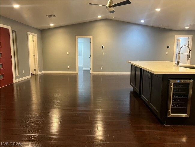 Photo - 811 E Oakey Blvd