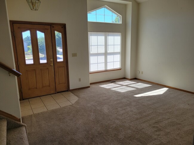 Photo - 5410 Balsam St