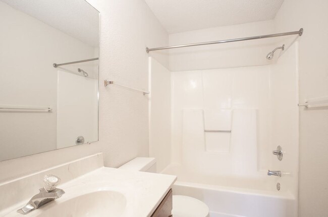 Photo - MEADOW WOOD Apartments