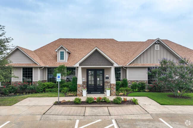 Leasing Office - Townhomes at Hamilton Ridge