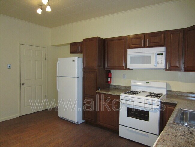 Photo - 4315 Bristol St