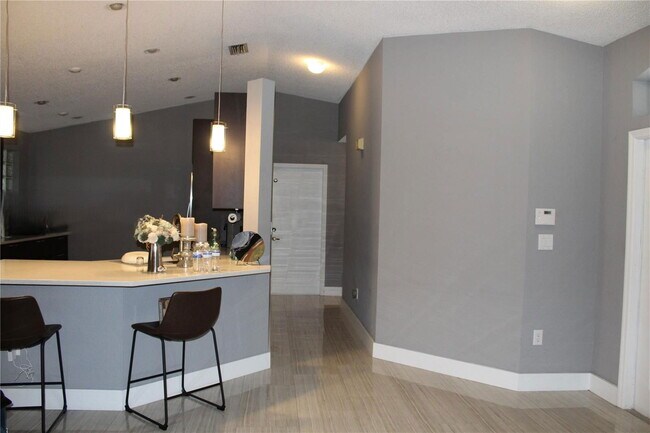 Photo - 16405 Sapphire St