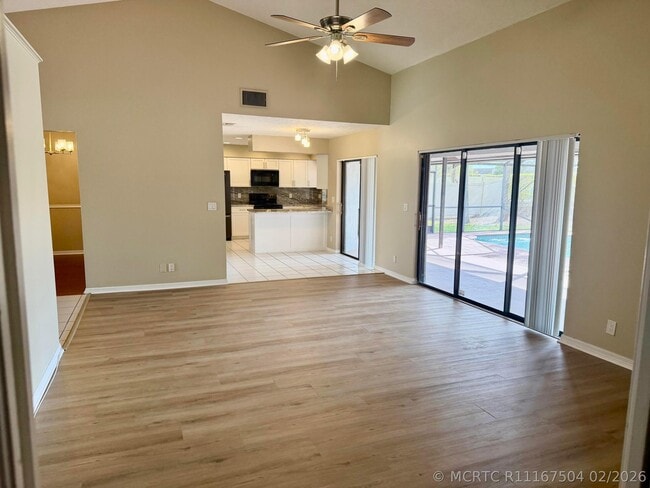 Photo - 13427 Kingsbury Dr